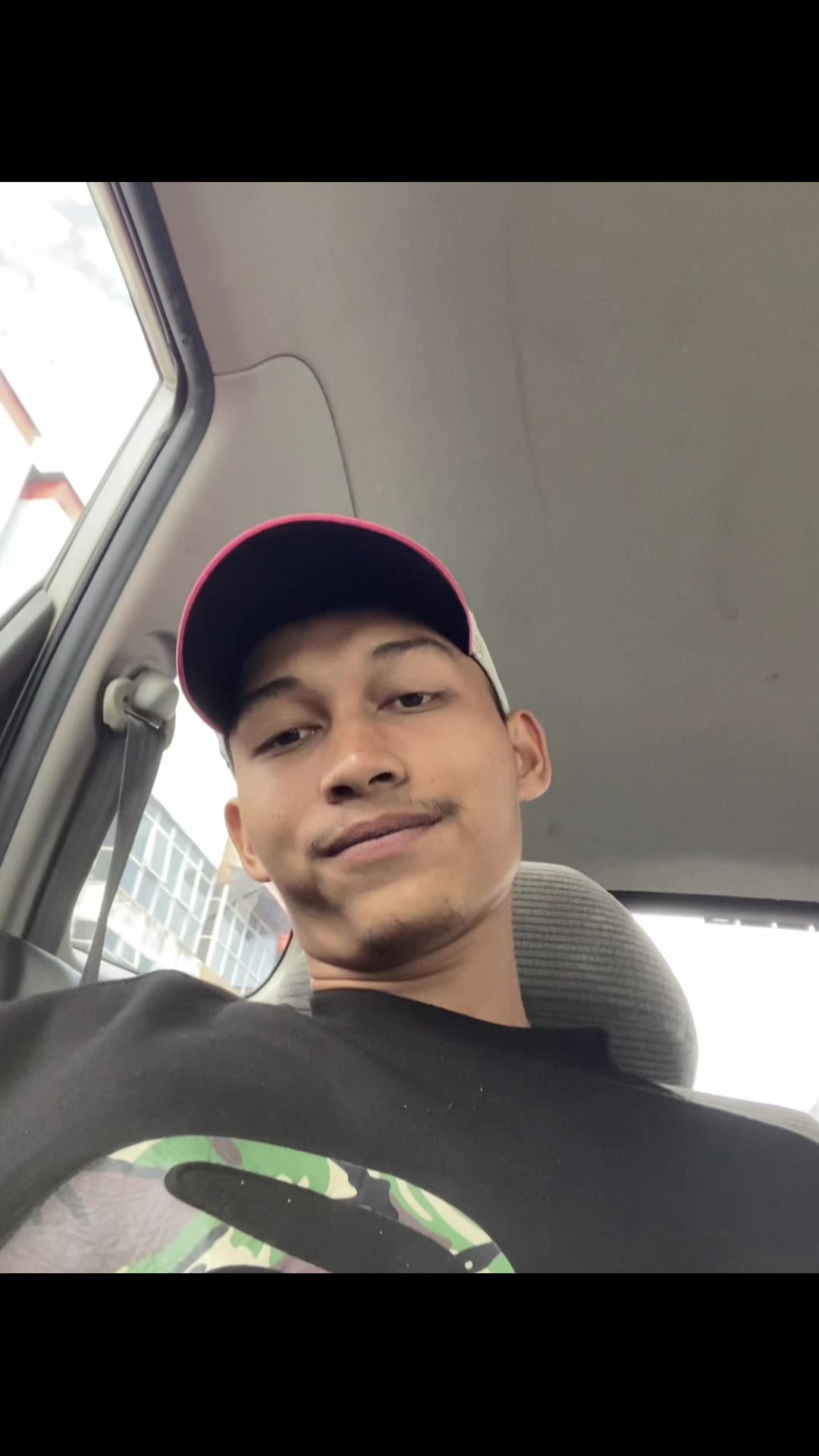 @Izz🚶🏻♂️