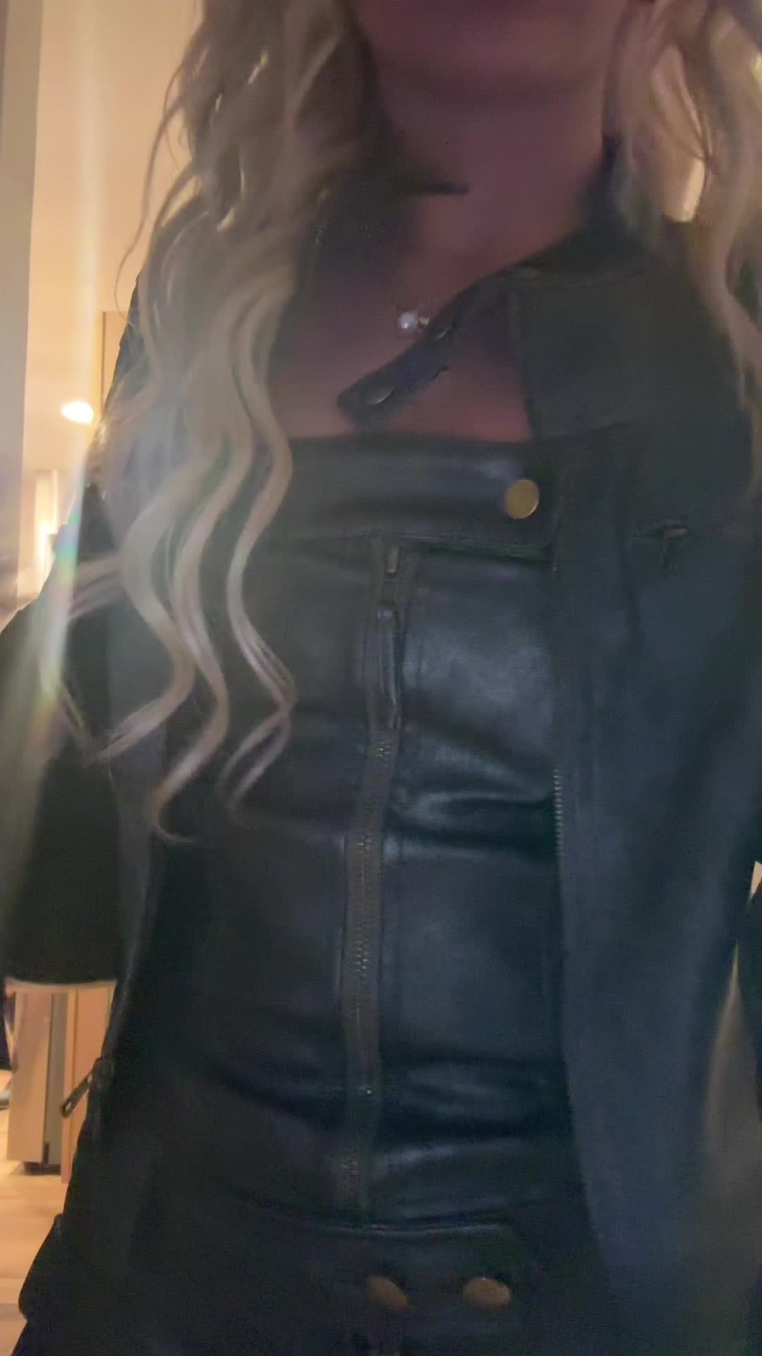 @𝒽𝒶𝓎𝓁𝑒𝑒 𝒻𝒶𝓎𝑒
