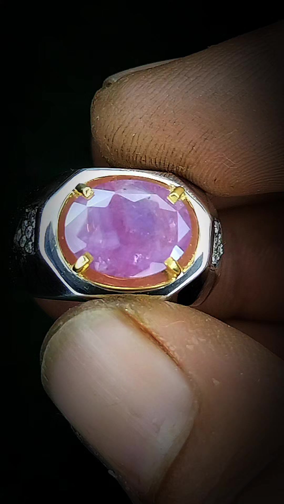 @uzzy gemstone