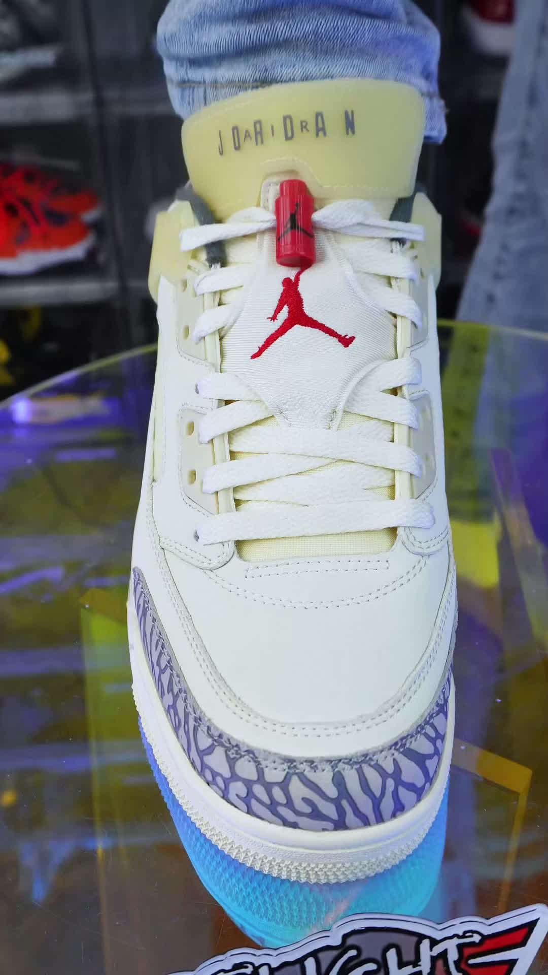 @Lacedsneaker