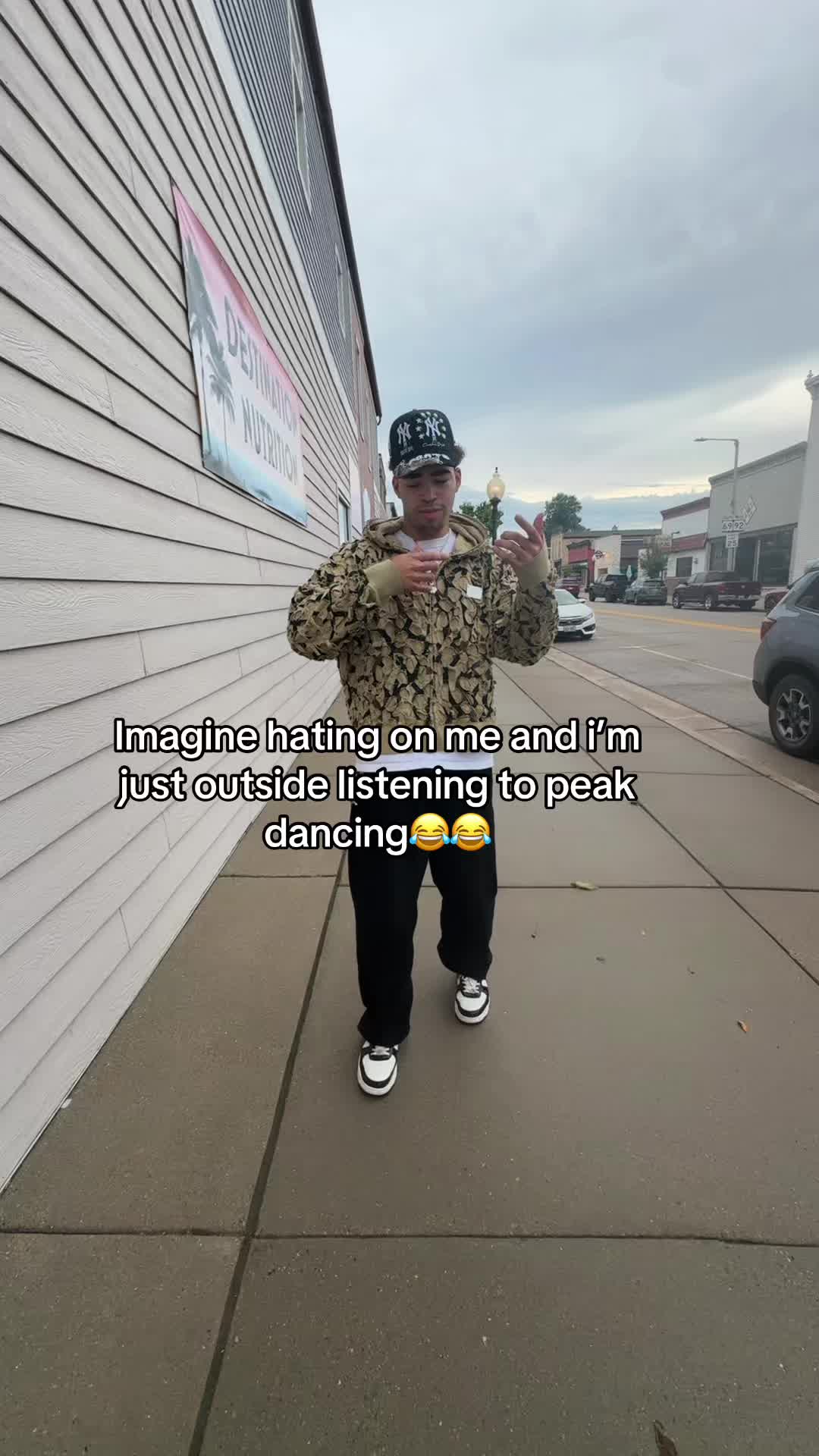 @ant🫯
