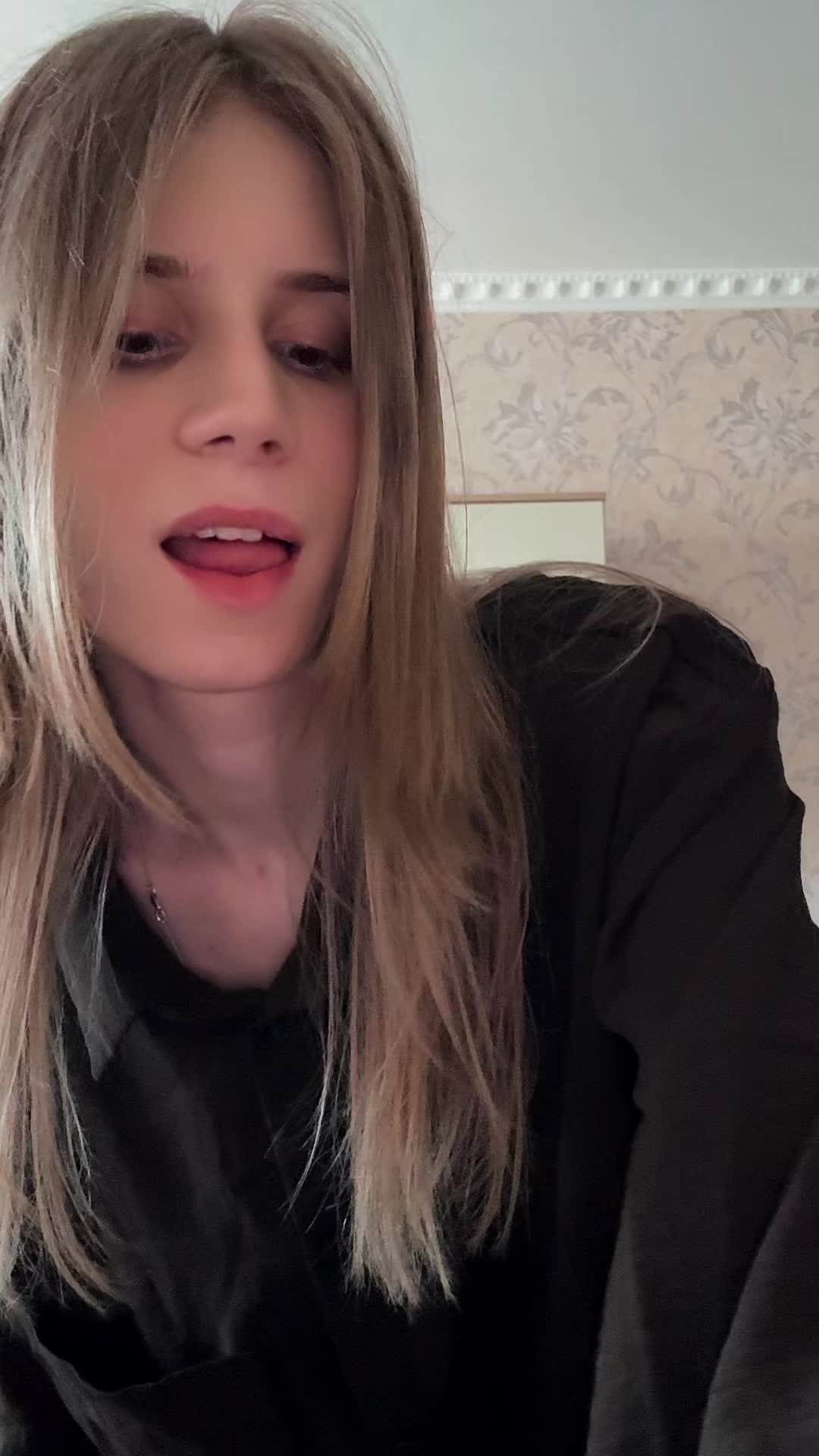 @Caroline_Grace