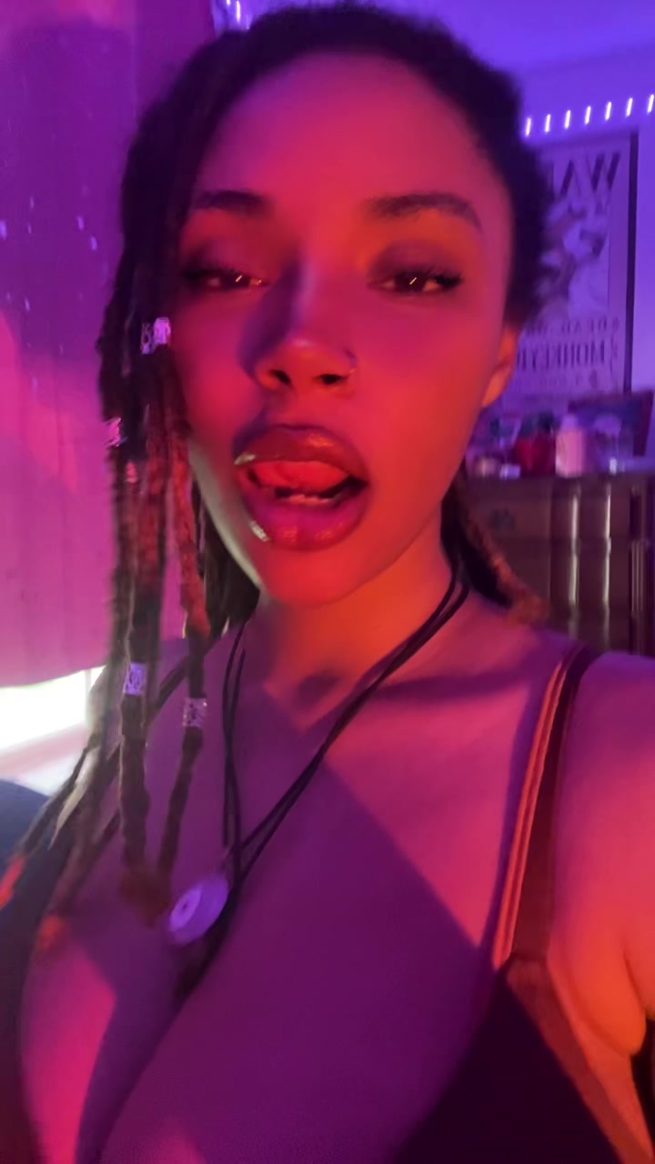 @𝘖𝘯𝘭𝘺𝘴𝘰𝘯𝘥𝘦𝘳