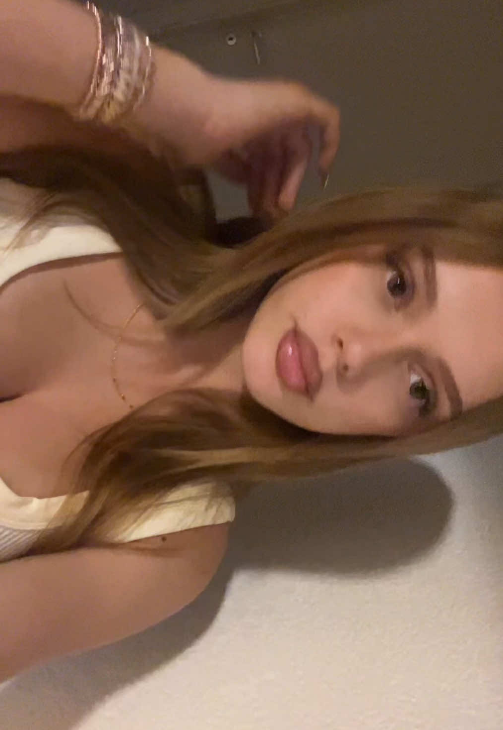 @leona