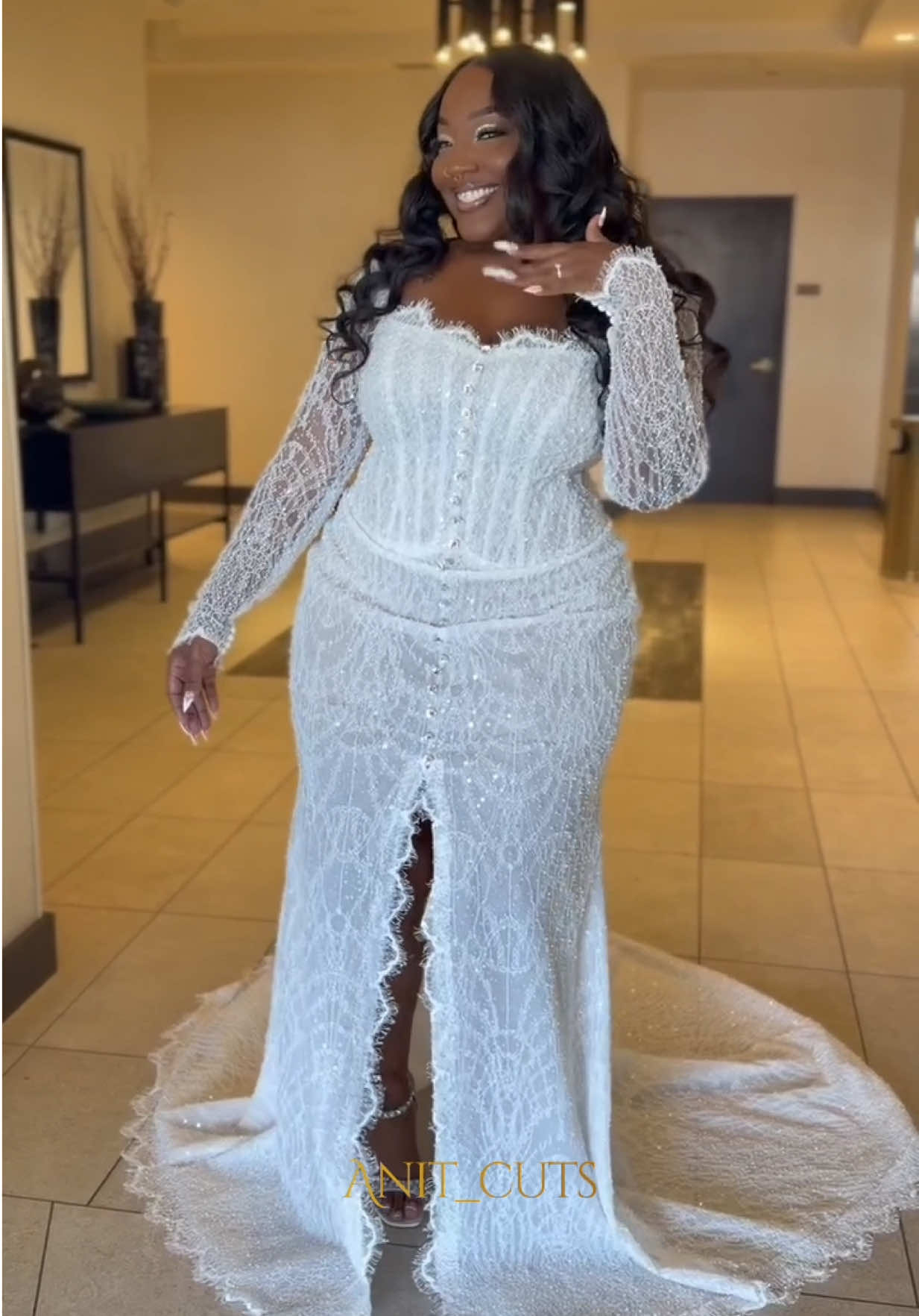 @Anit Cuts | Prom & Bridal