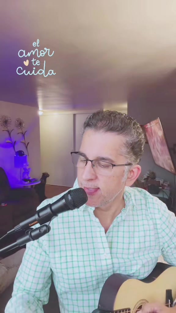@Robin16