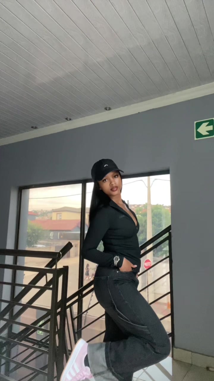 @Alive🇿🇦