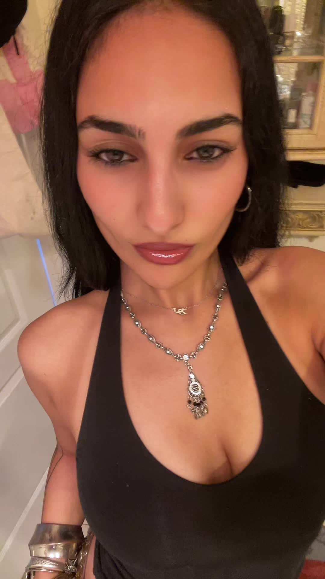 @Noor 🧛🏼♀️