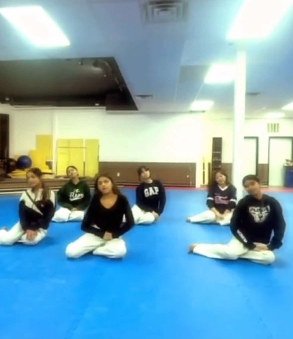 @Dancegroup