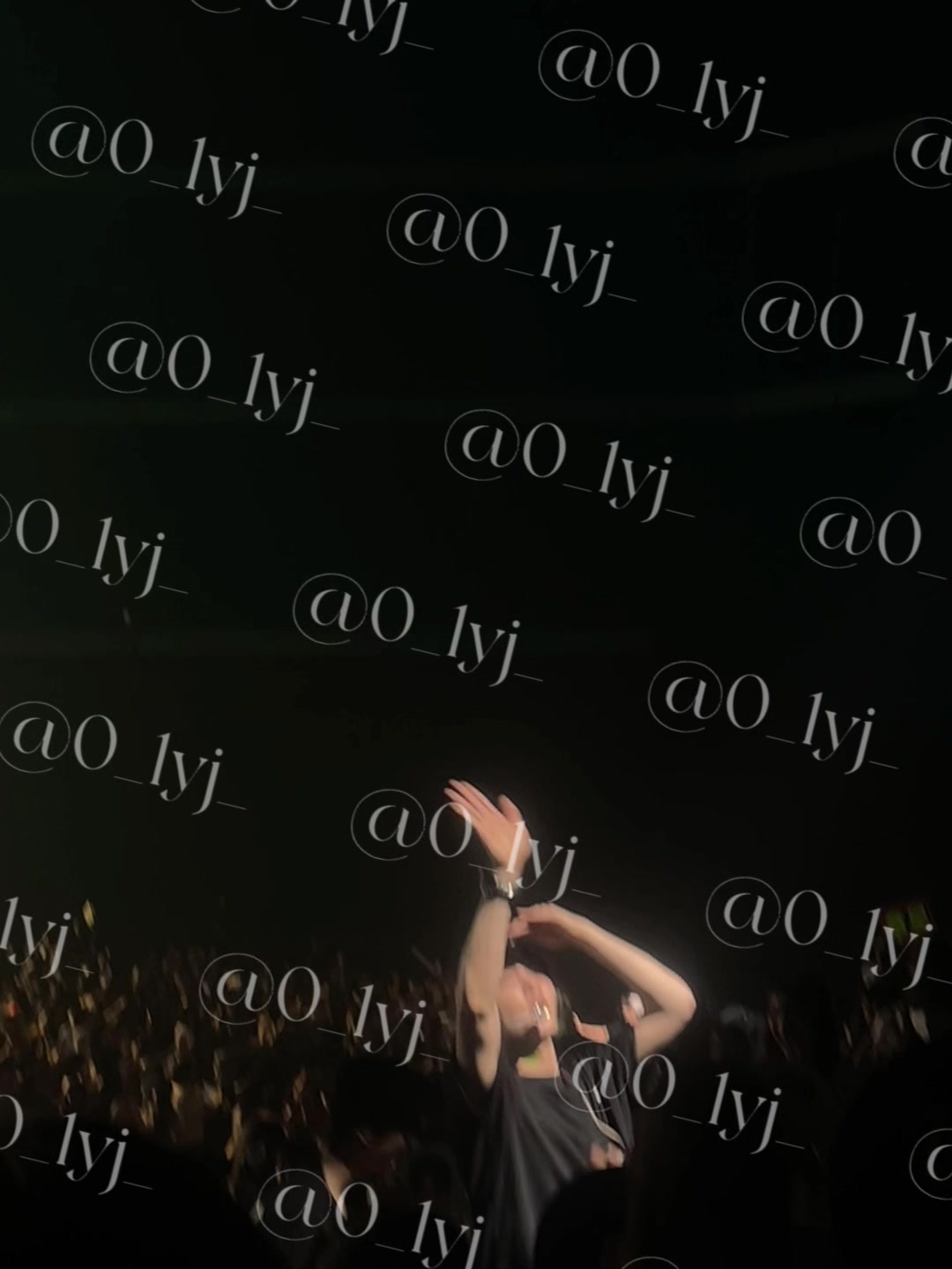 @✮