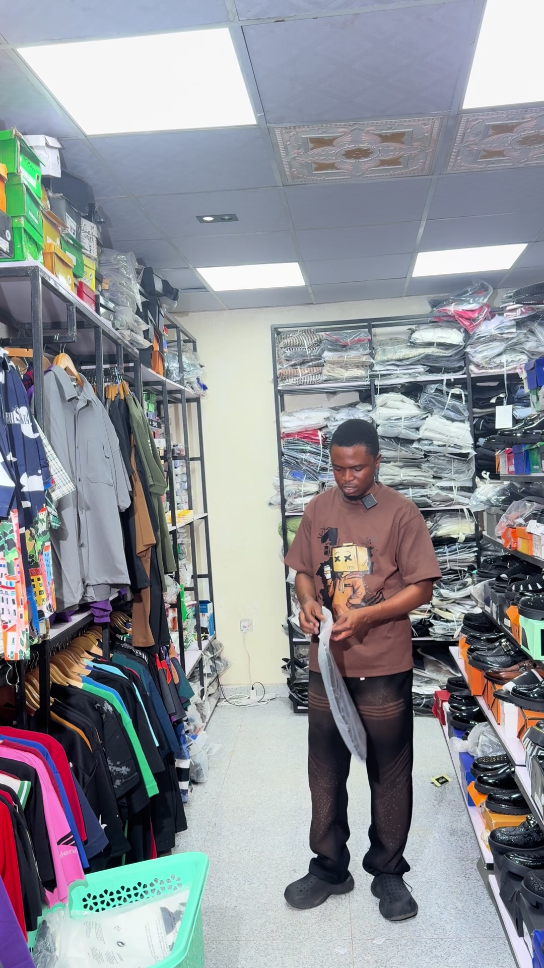 @BIGGEST TSHIRTWAREHOUSE IN IBD