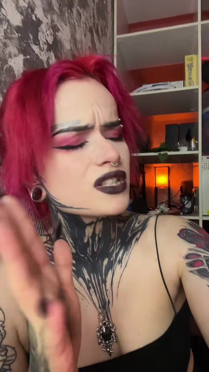 @Tsukini_suka🍅