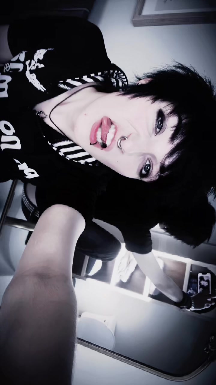 @⁺{&not;&ordm;ཀ&deg;}&not;☣︎ Jay