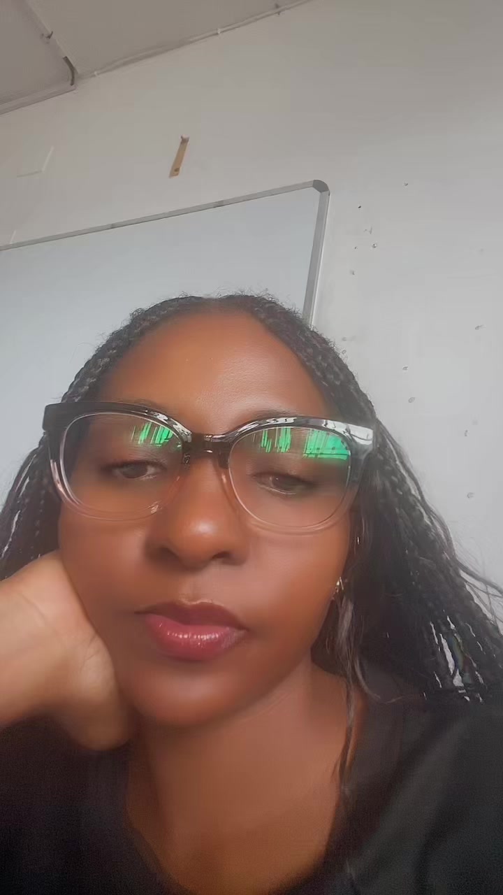 @LunzuluBookishSpace