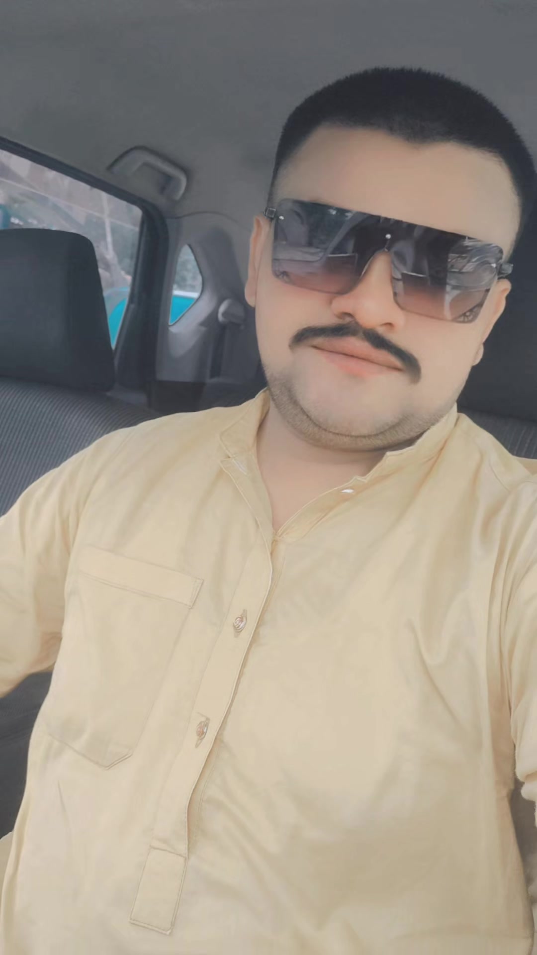 @user8120635402771