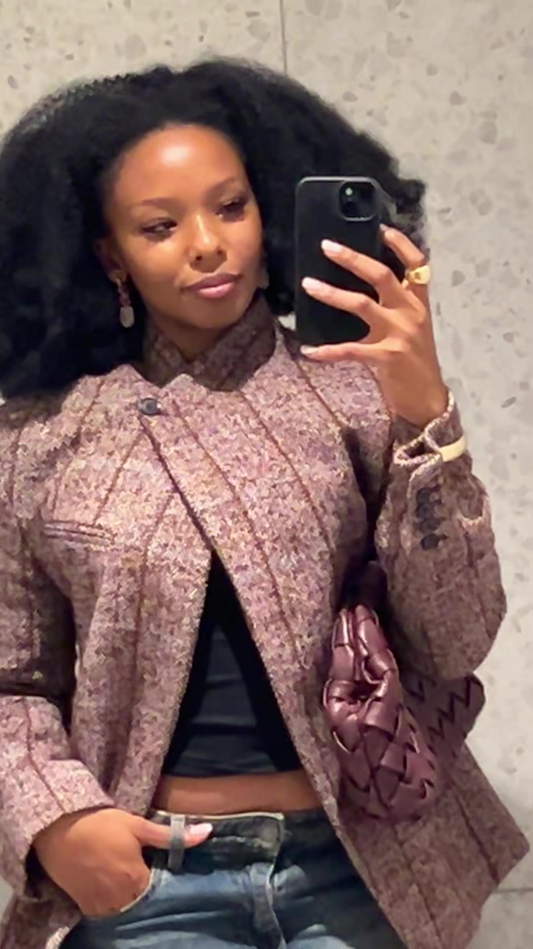 @KhanyaMzobe