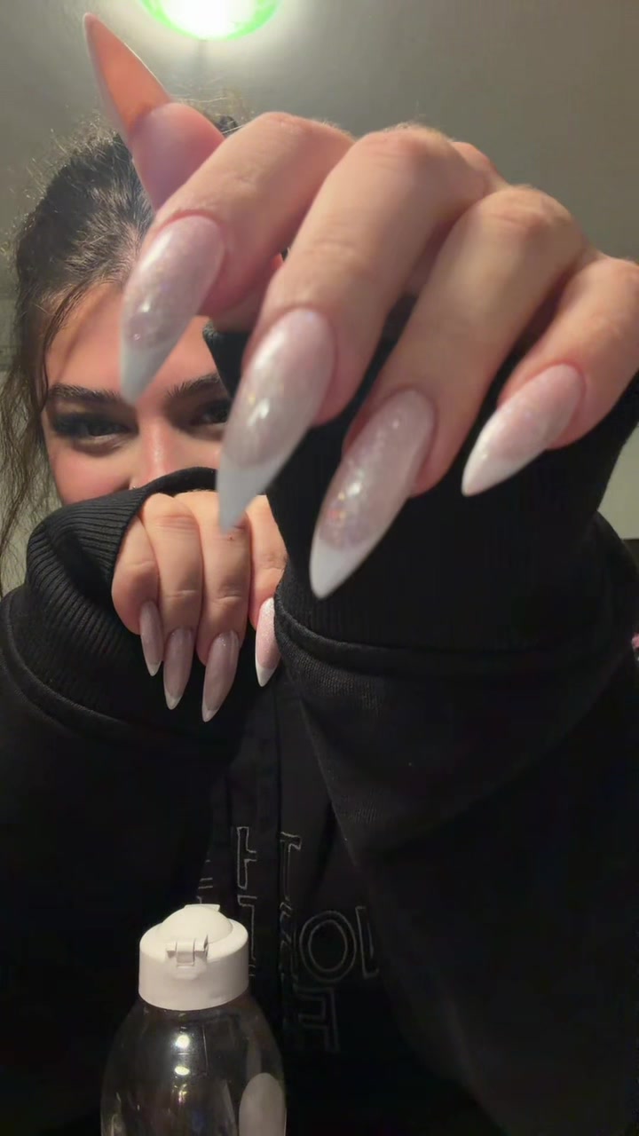 @shanagrimieri