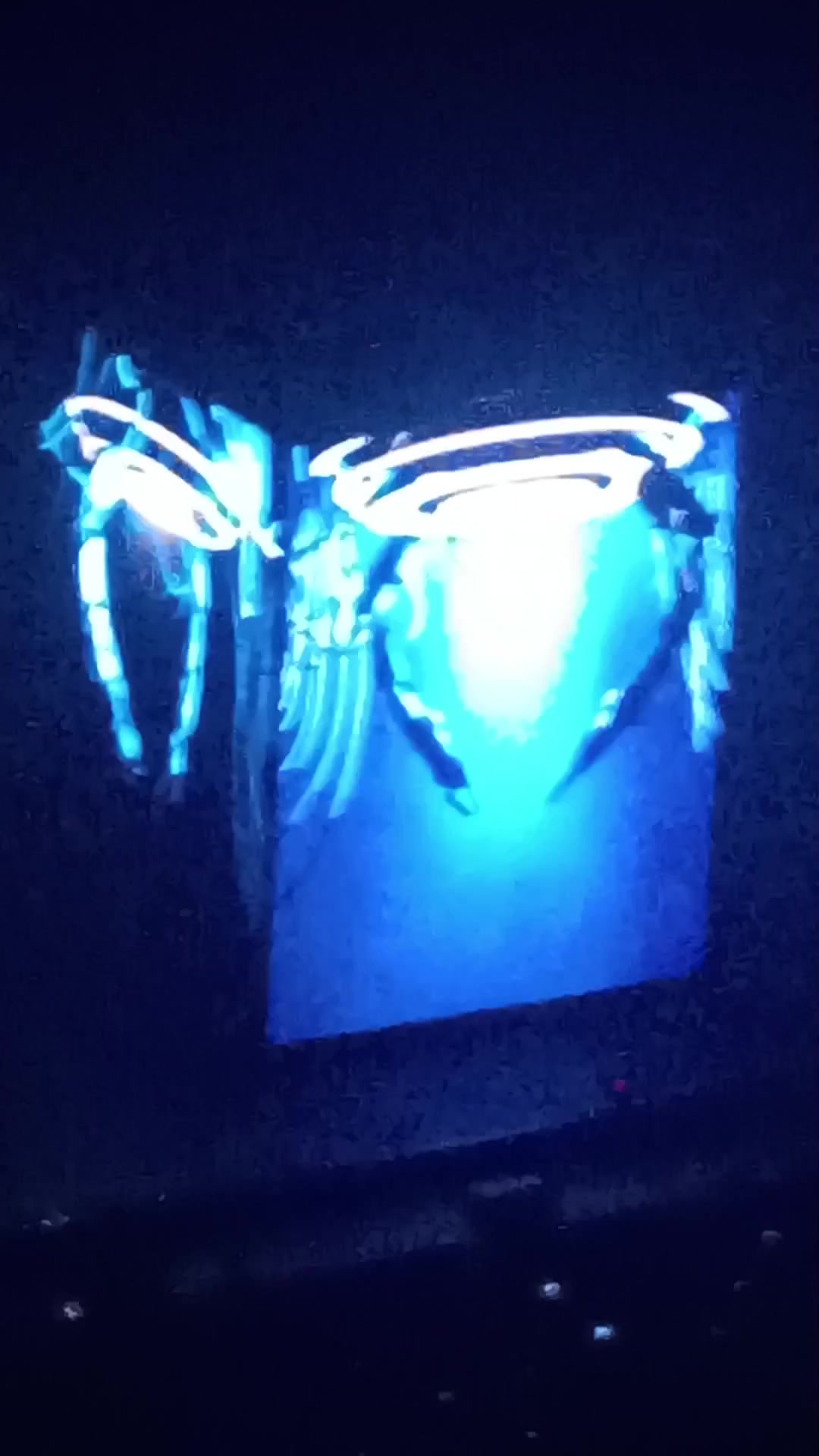 @Zo̷e >|< |-/