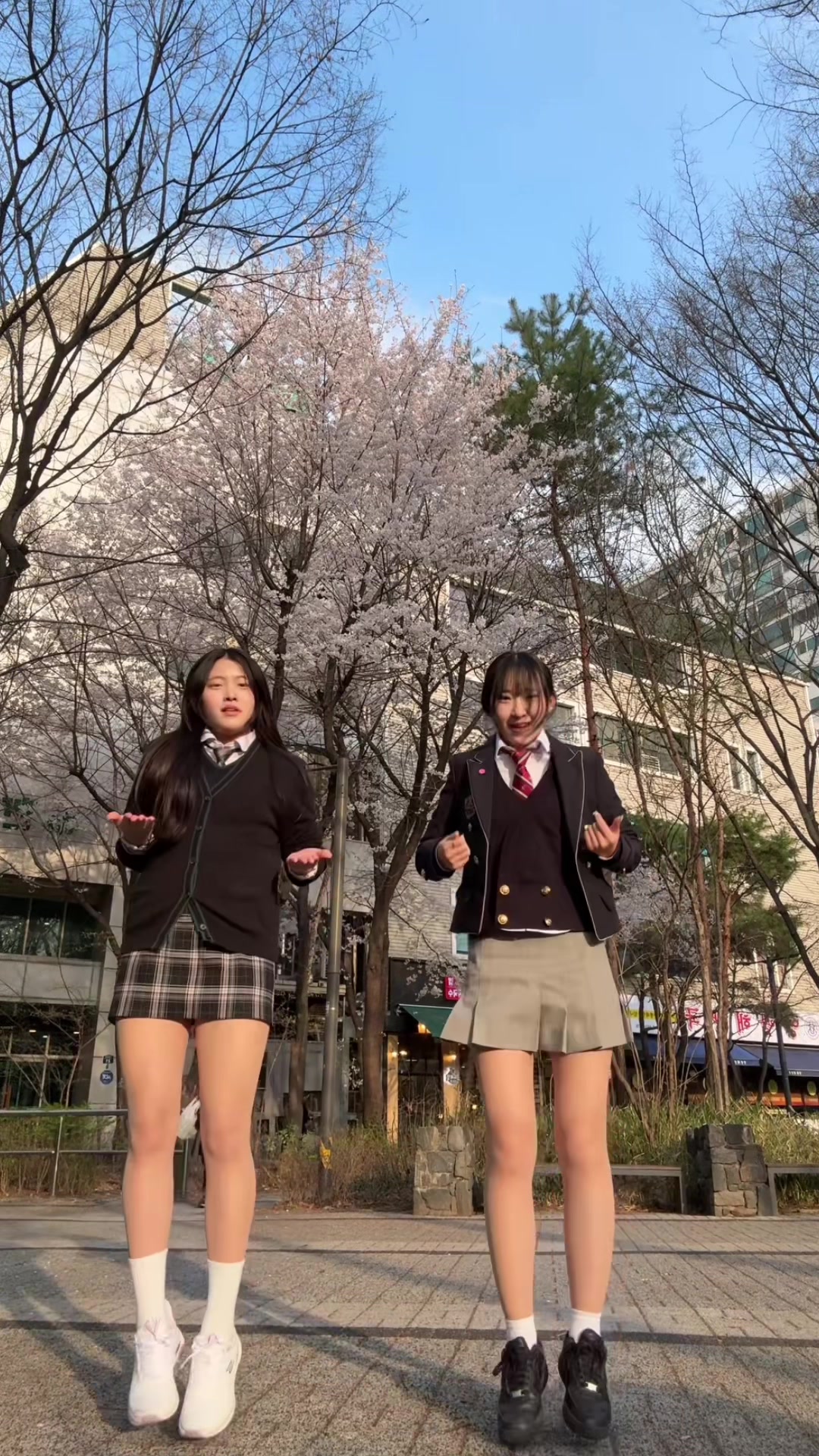 @︎ ︎ ︎ ︎ ︎ ︎예담담