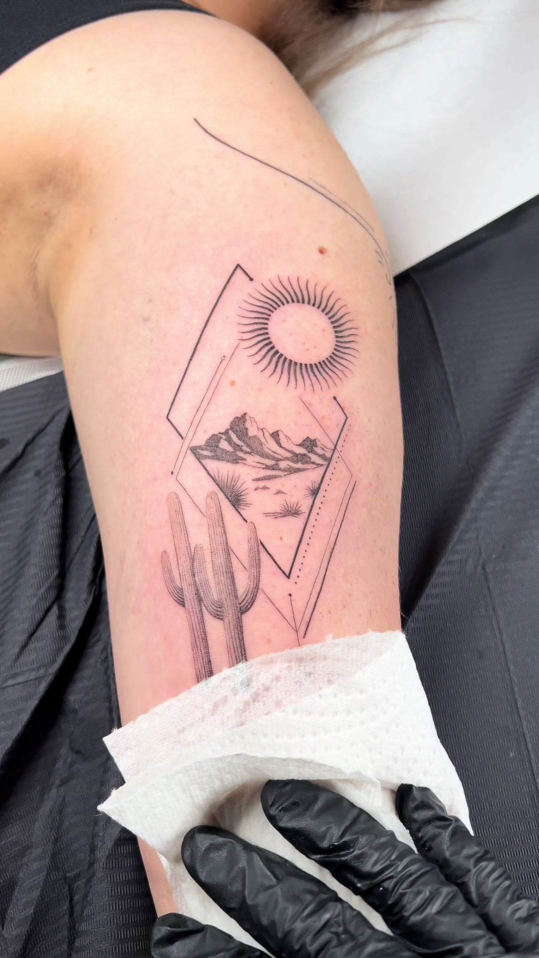 @looka.tattoo