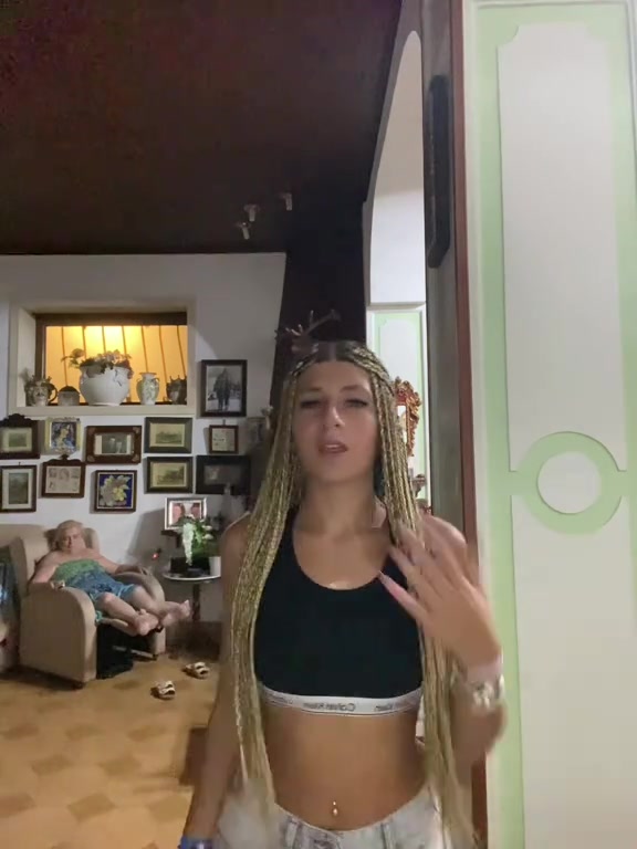 @_angela_laudato_