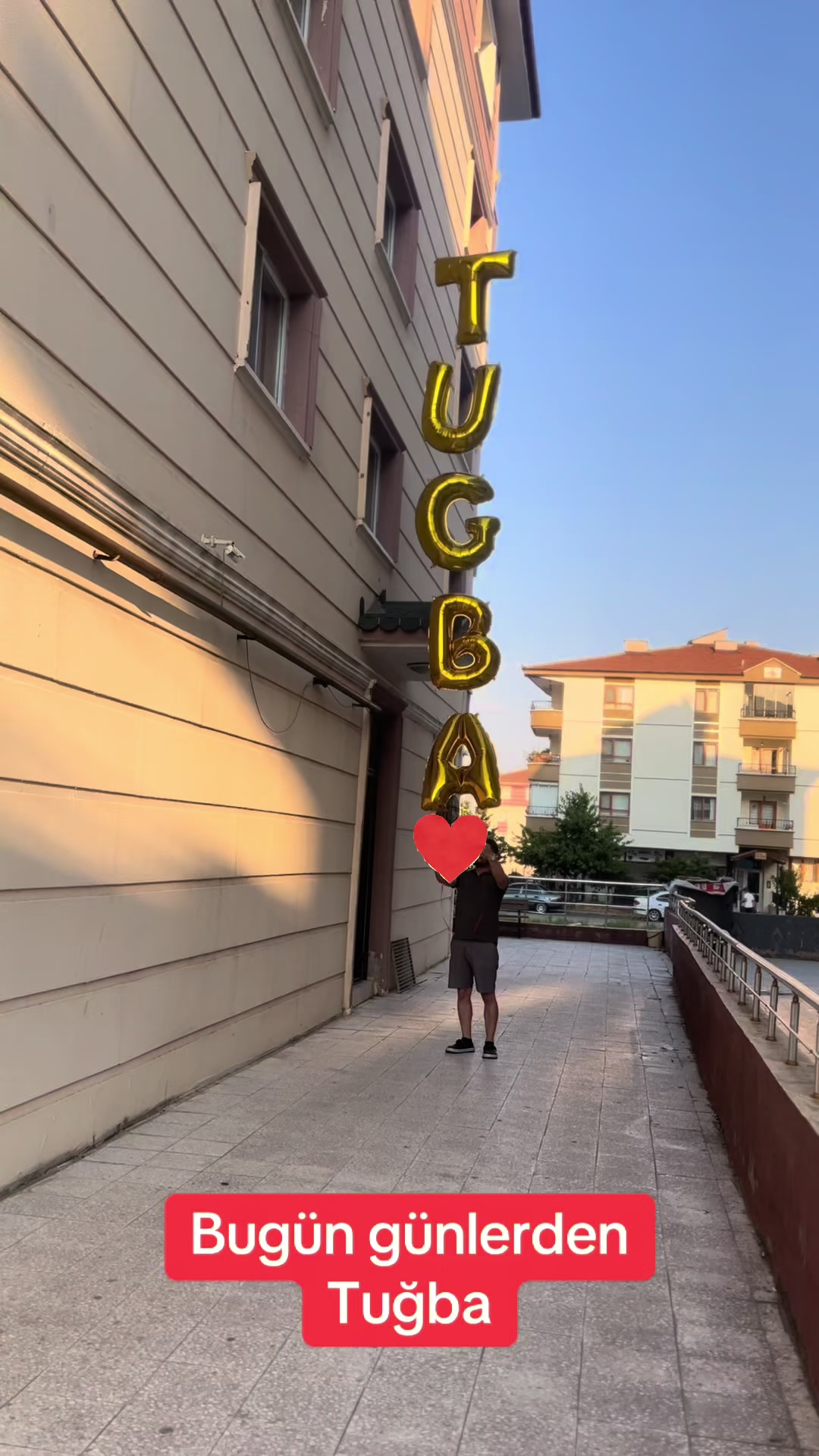 @Minnoş s&uuml;s ve parti evi