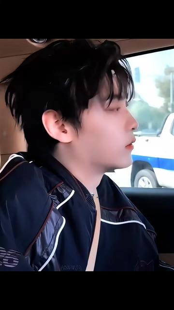 @𝐋 𝐢 𝐨 𝐫 𝐚 ⚡🌙