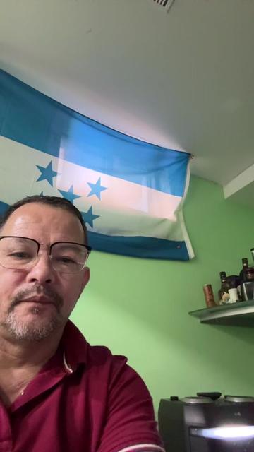 @Rom&aacute;ntico504🇭🇳🇨🇦🎸✋️&spades;️