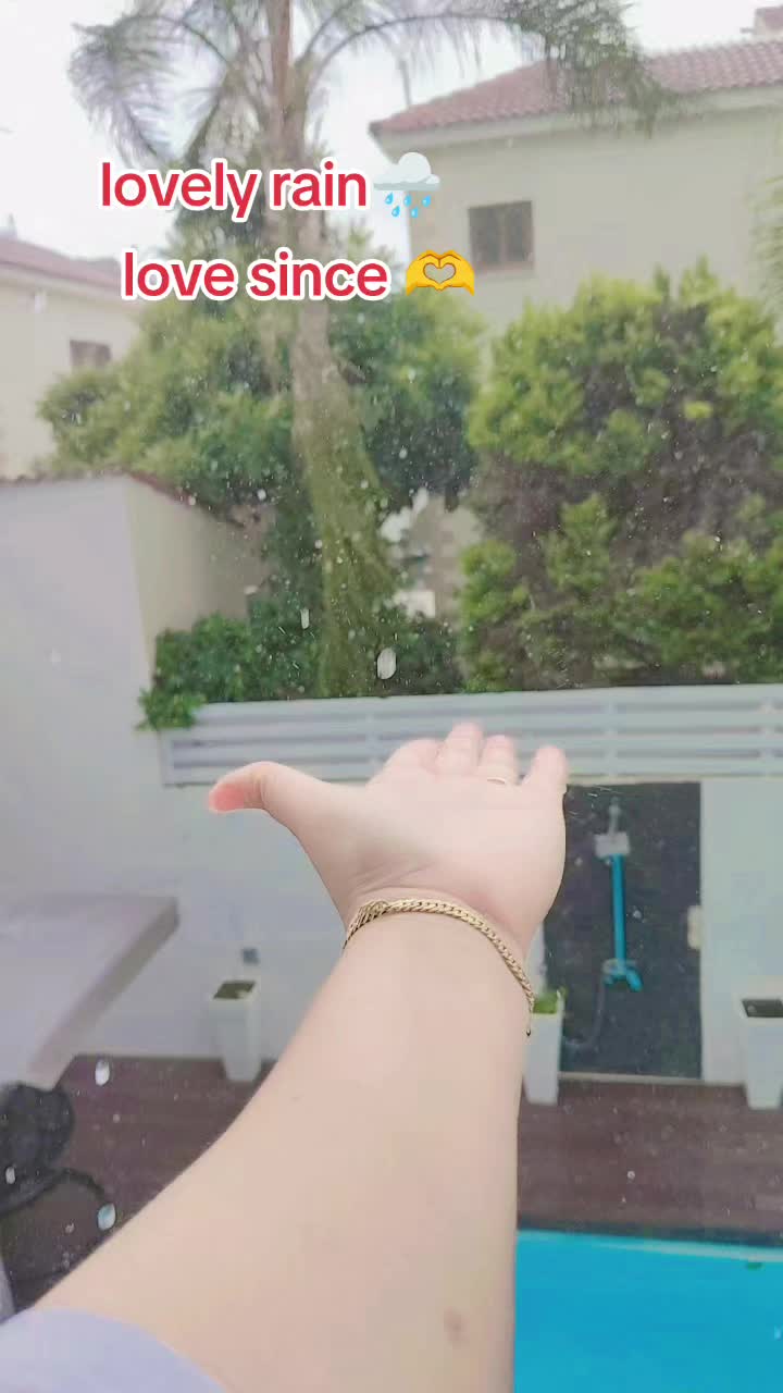 @Mimi🇨🇾🇳🇵