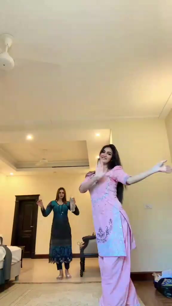 @Zoya dance