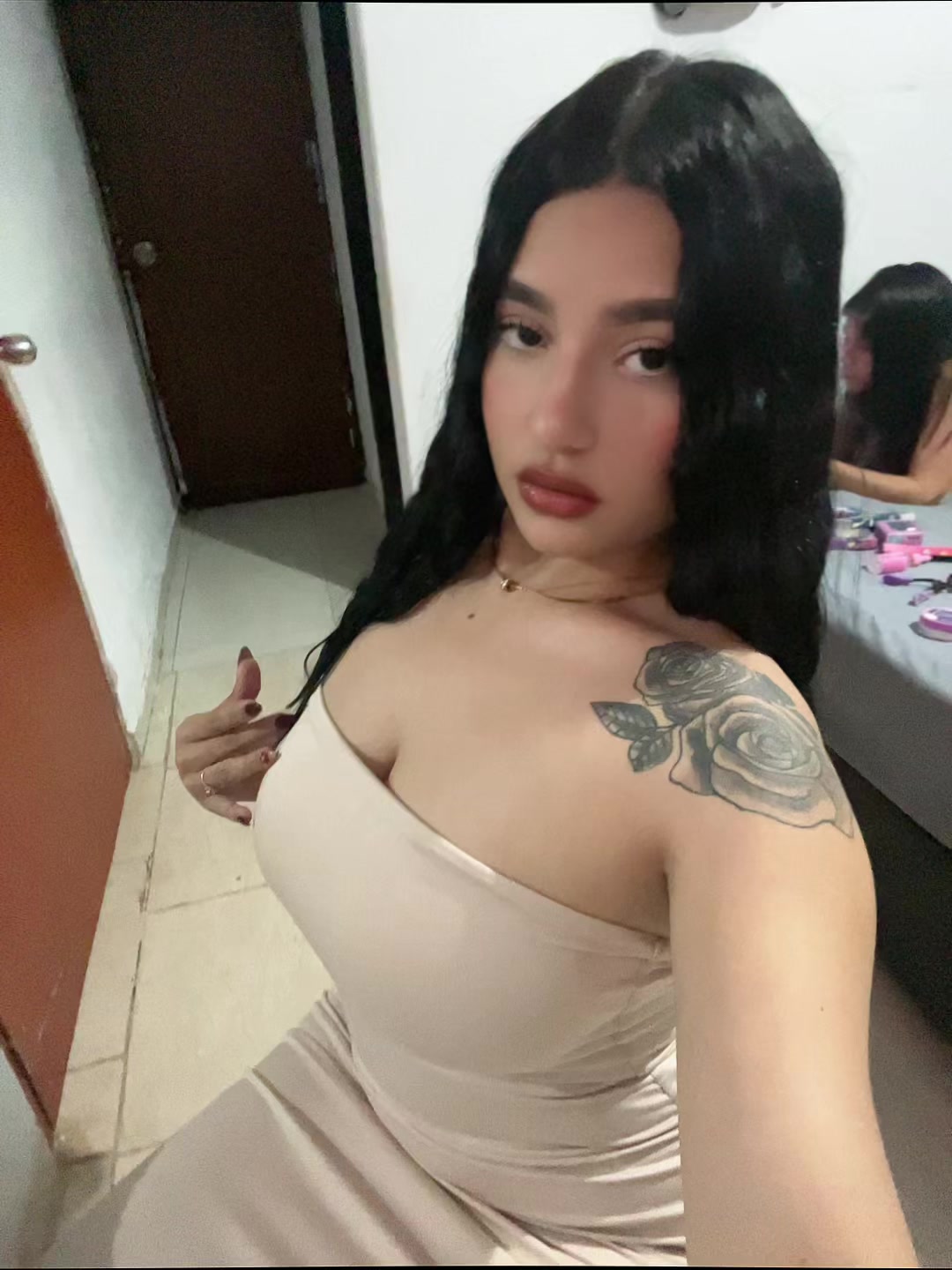 @Valentina🖤