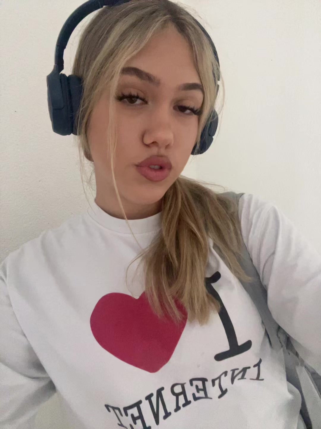 @✌️💋