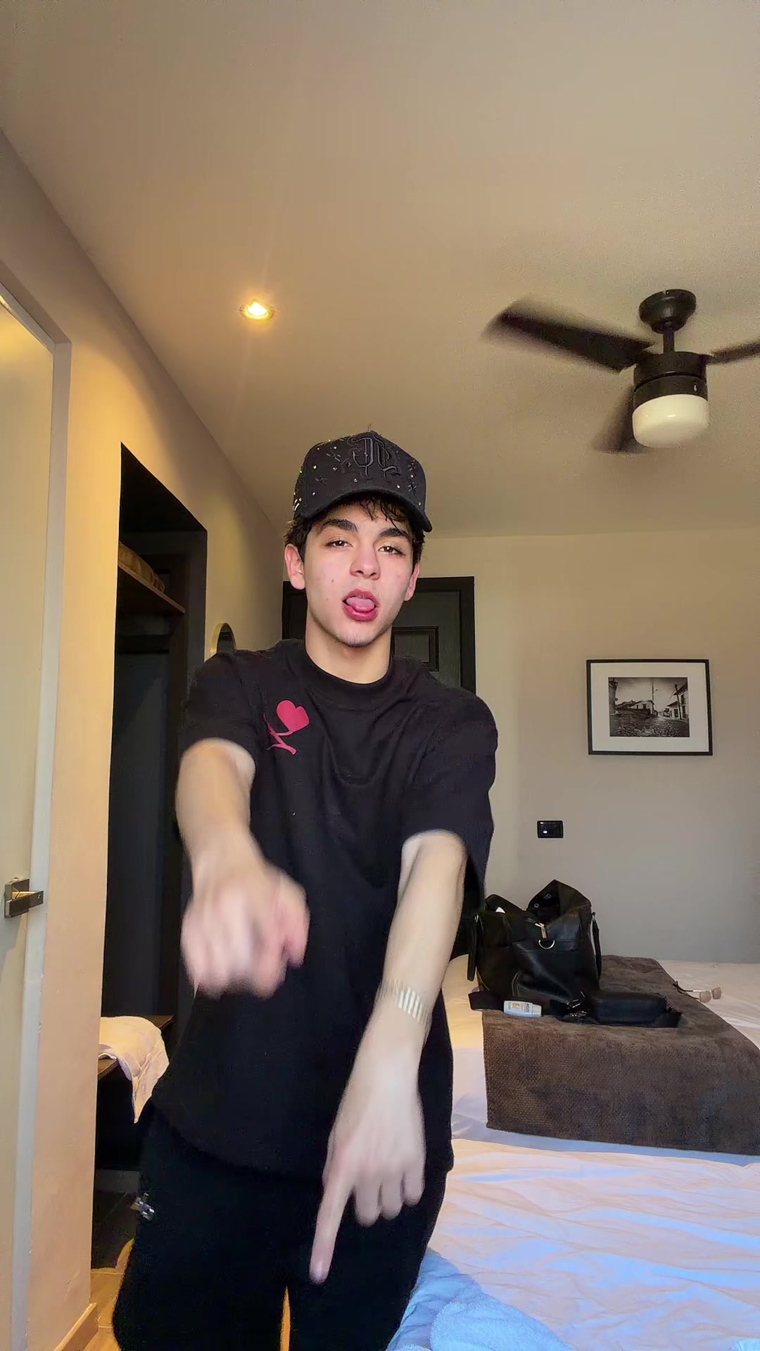 @leonelliveeee