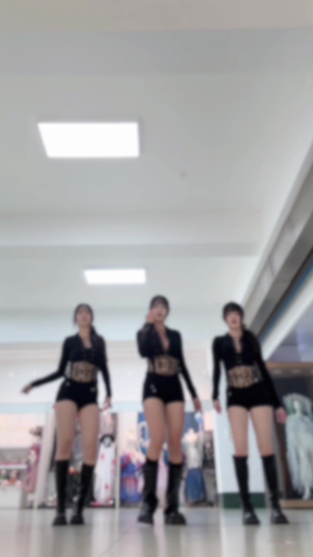 @張草莓🍓