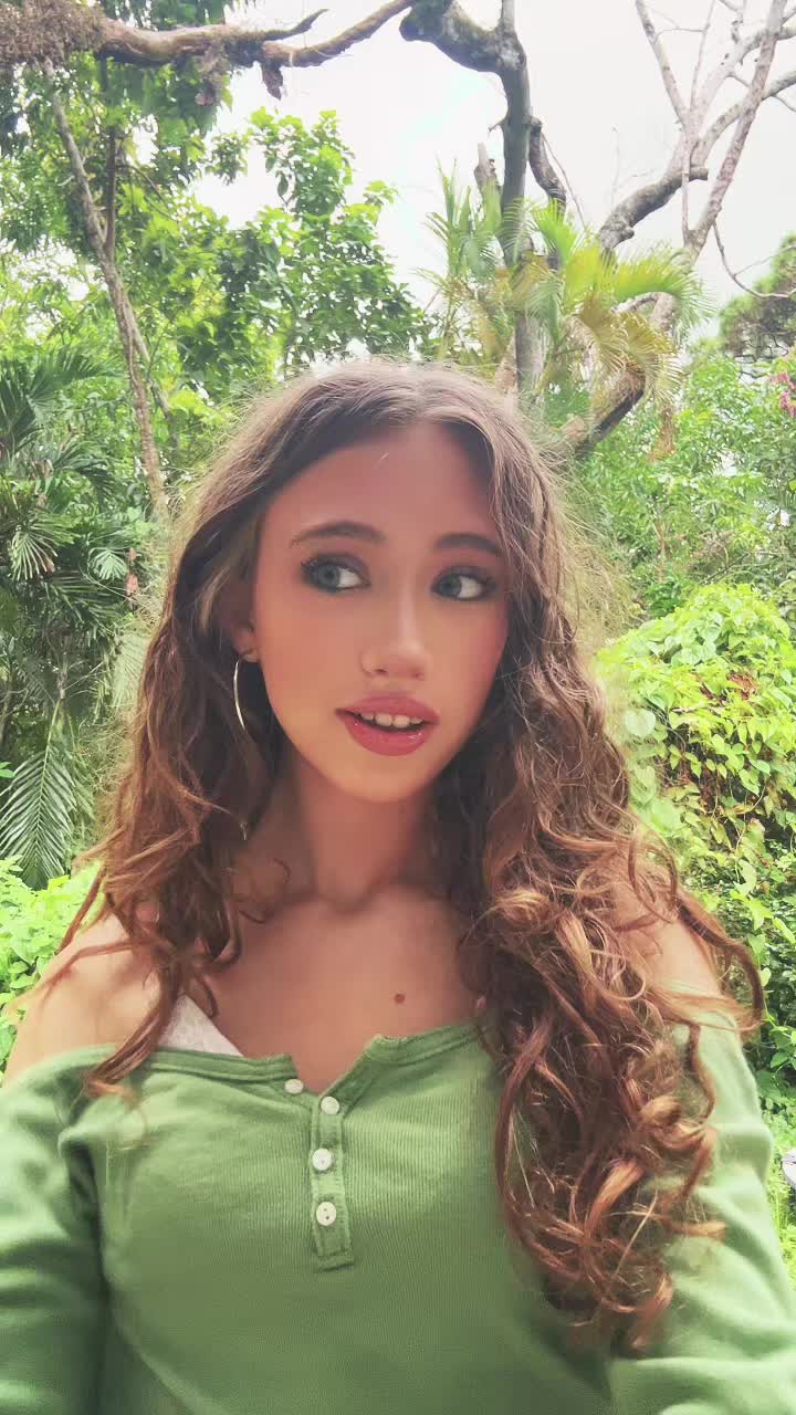 @𝐸𝓈𝓉𝒽𝑒𝓇 𝐹𝓇𝒶𝓎𝒹𝒶 🍁