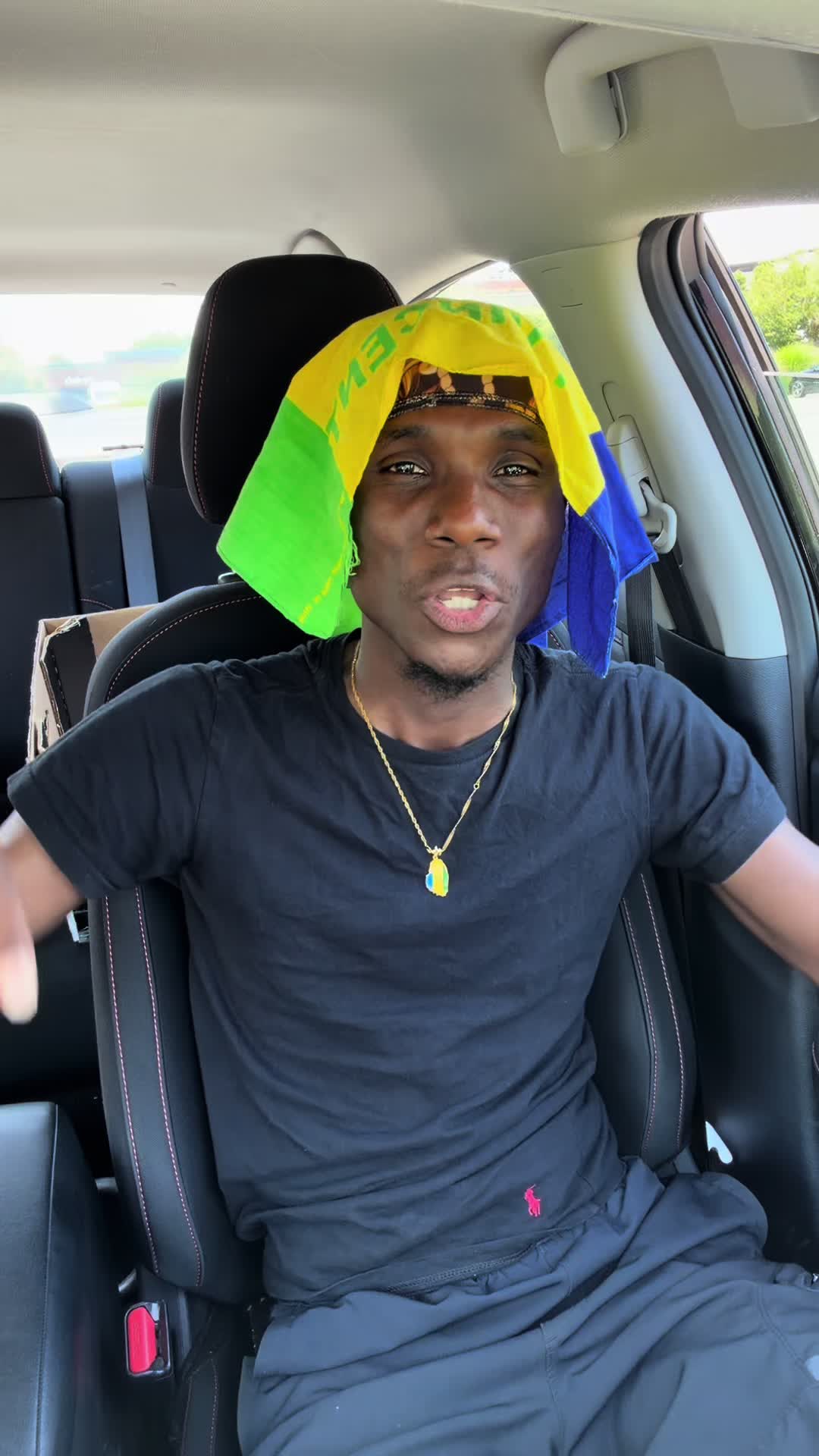 @Roy boogie 🇻🇨🇻🇨
