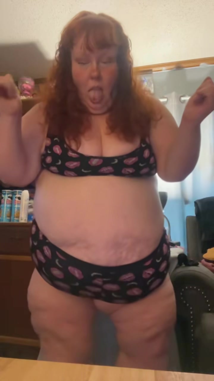@๐ CurvyTok ๐ James