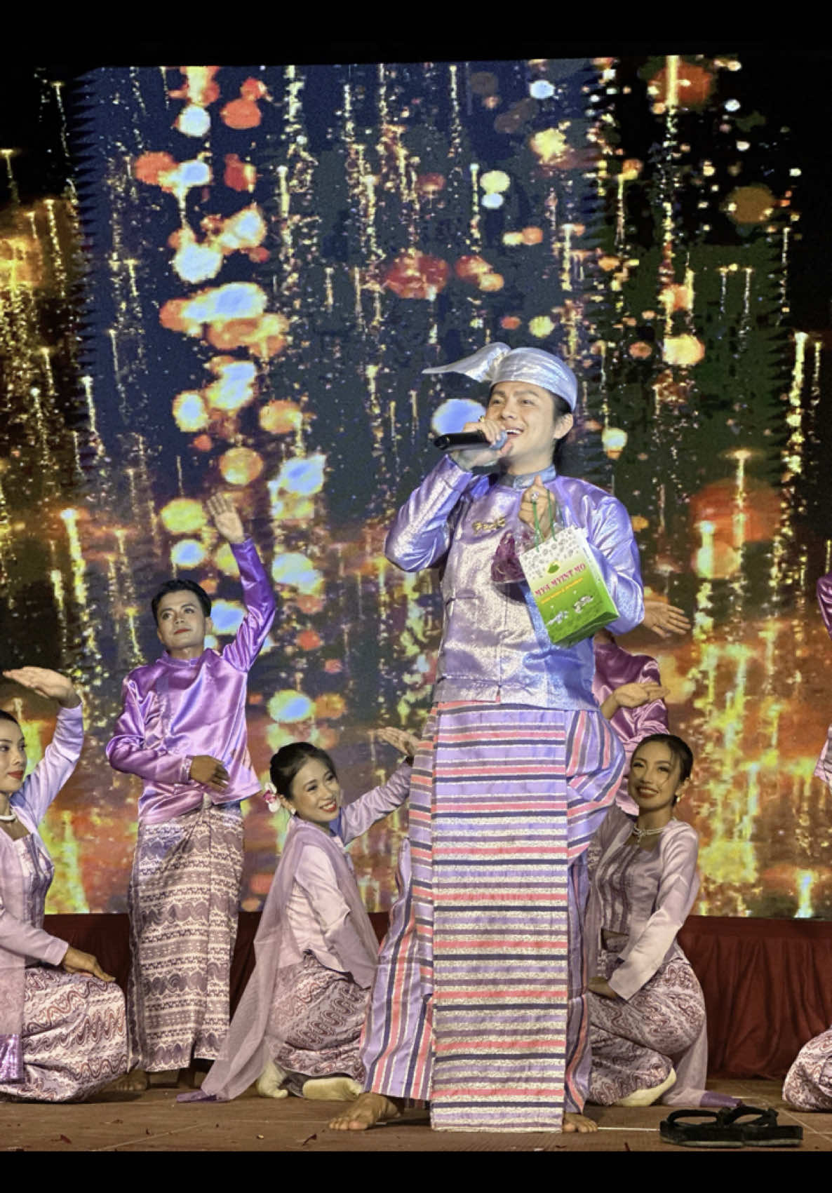 @မြမြင့်မိုရ်စိန်ရွှေပလက်တီနမ်