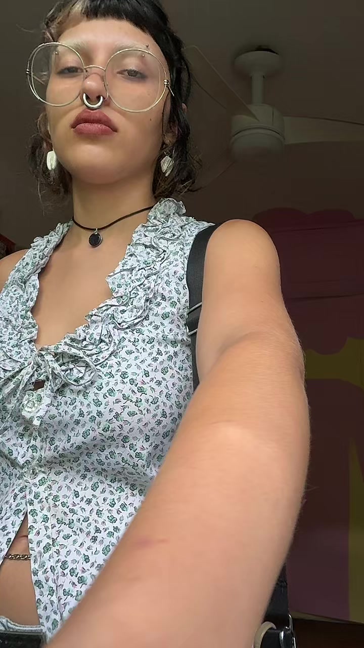 @flora 🗝️ (ele/dele)