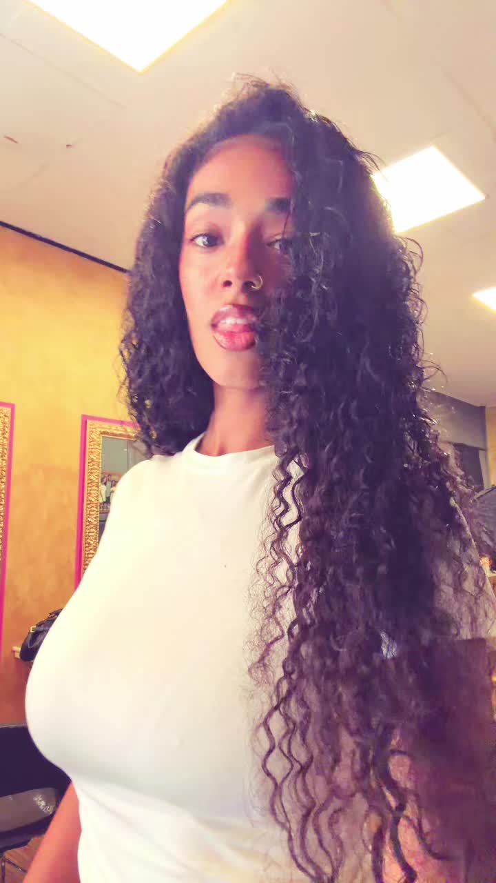 @badgalivy_
