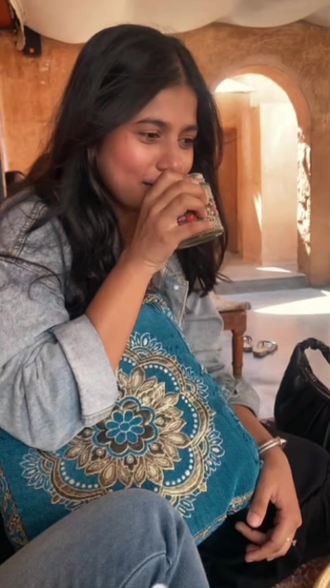 @Anushka 🎀