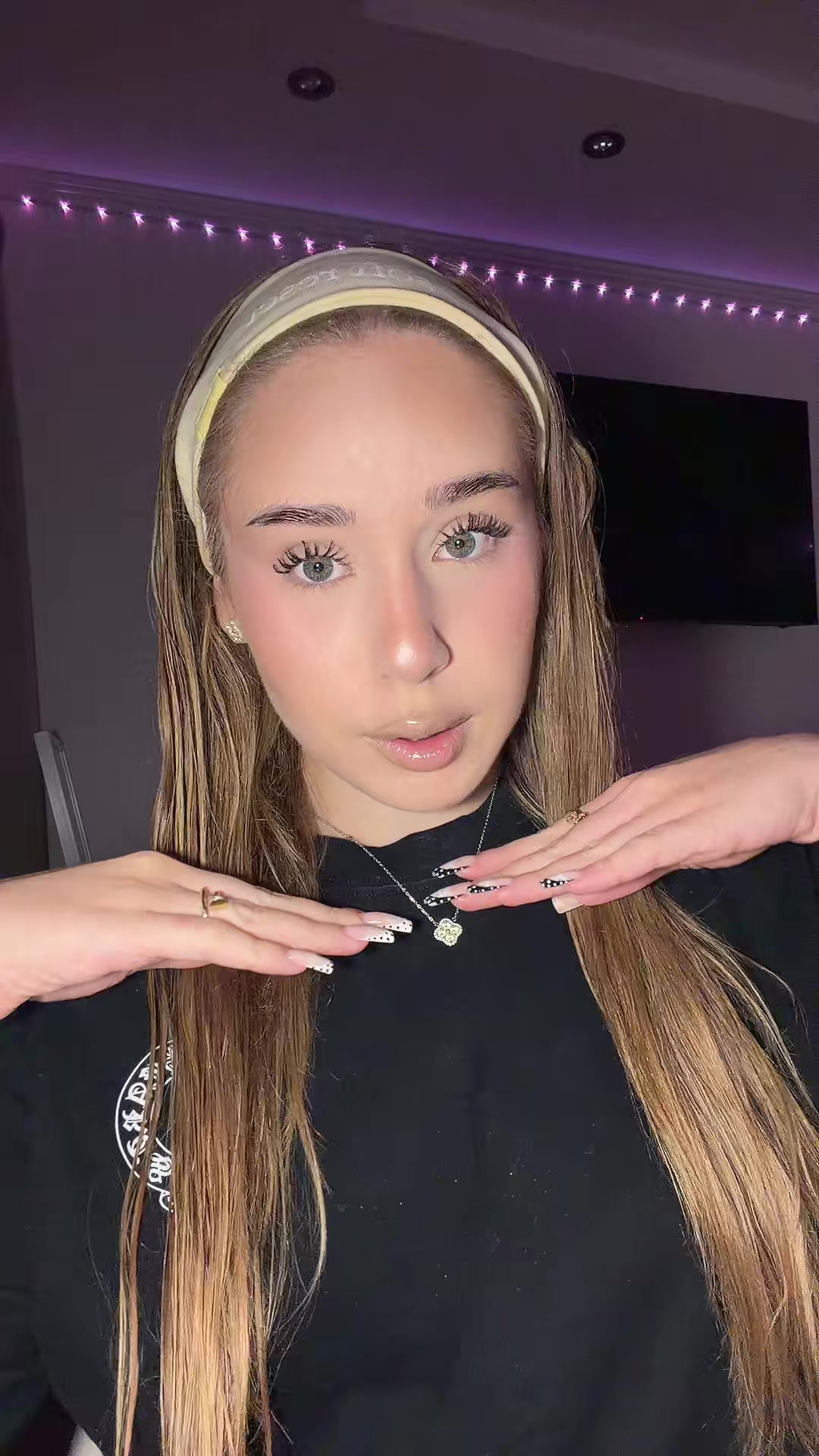 @lipcombovna