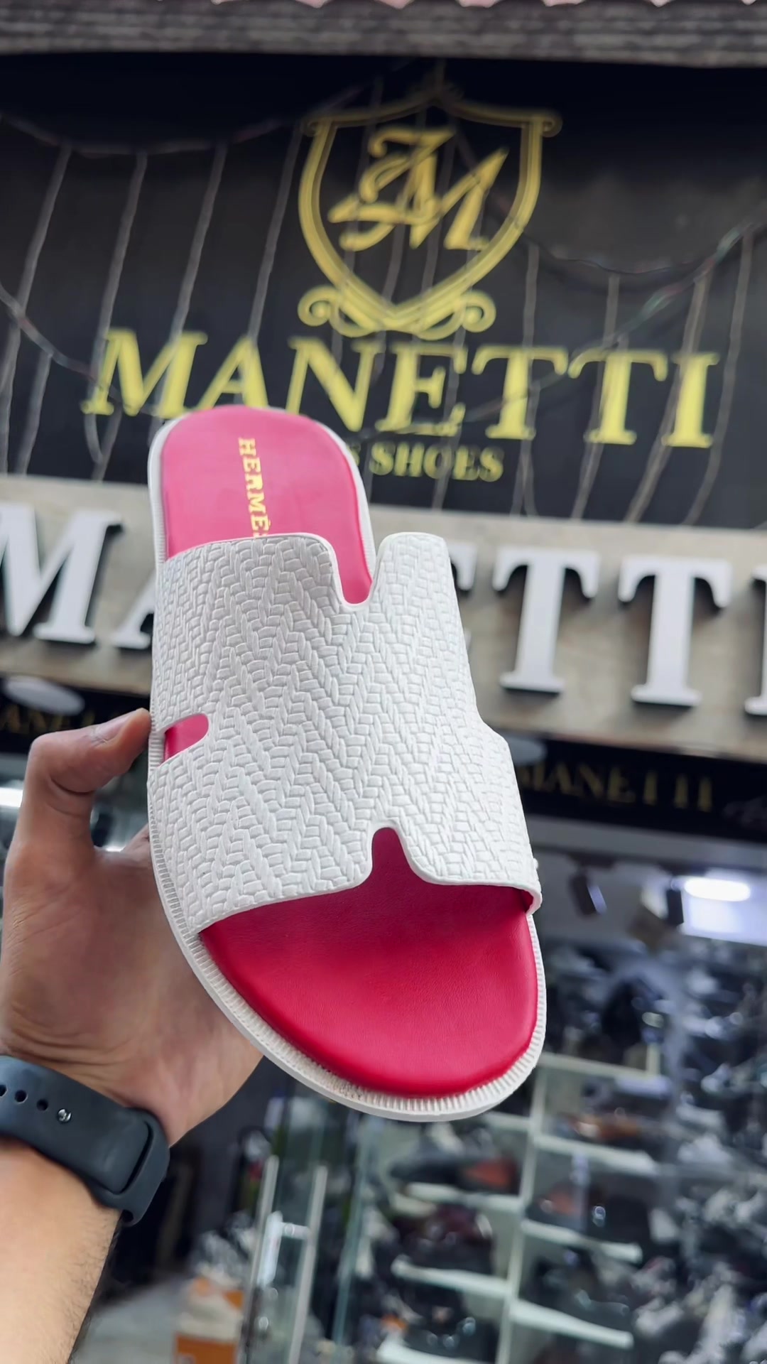 @Manettishoes