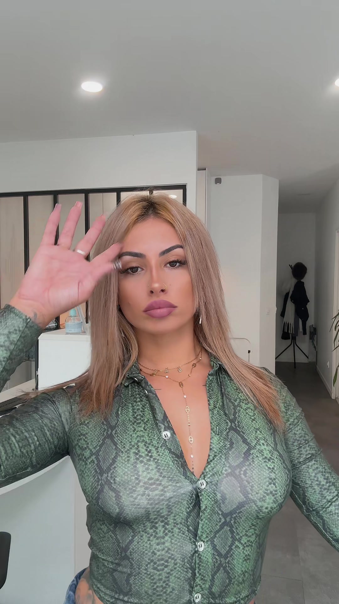 @Anth&eacute;a