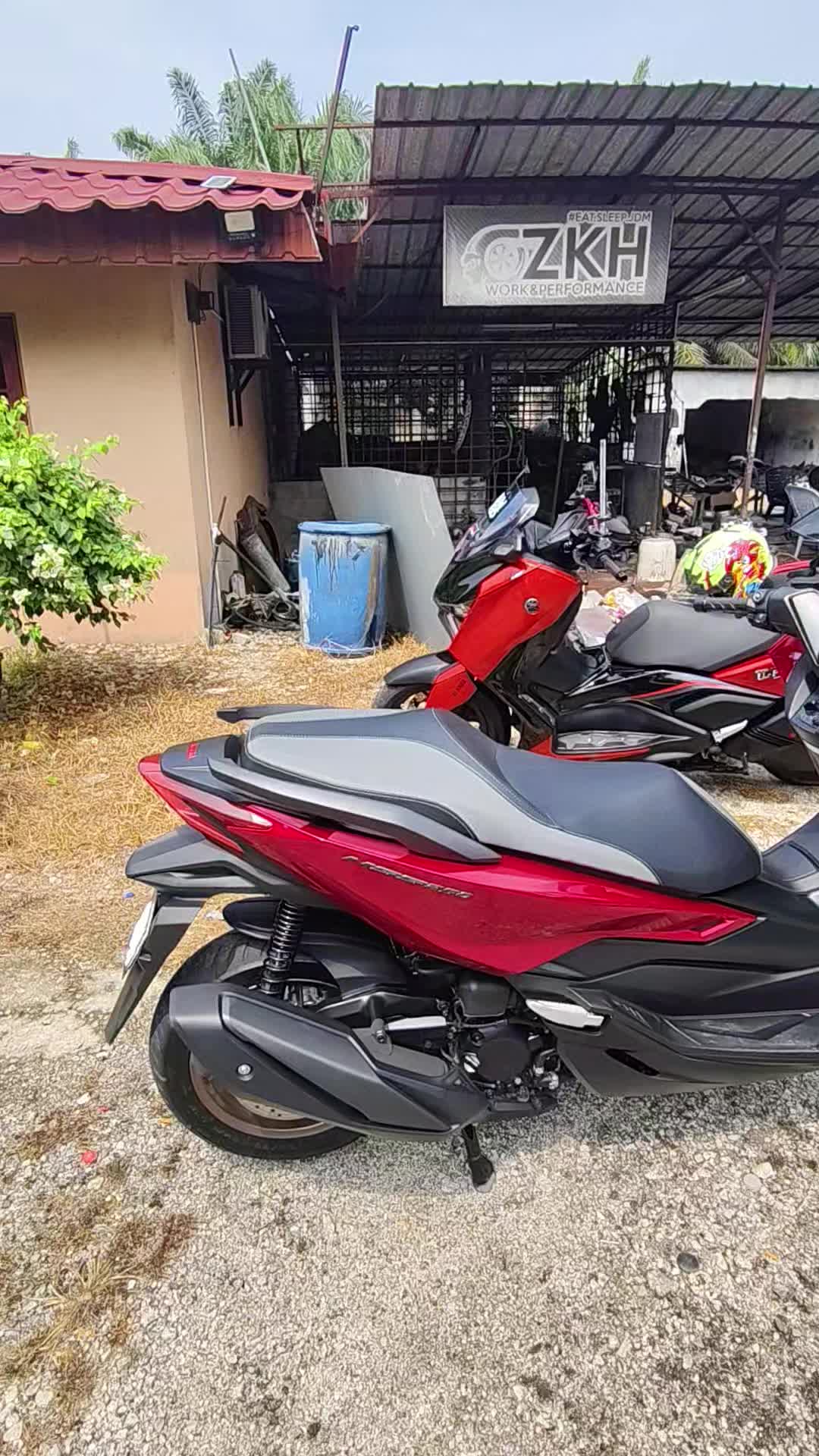 @ahli mesyuarat tingkap