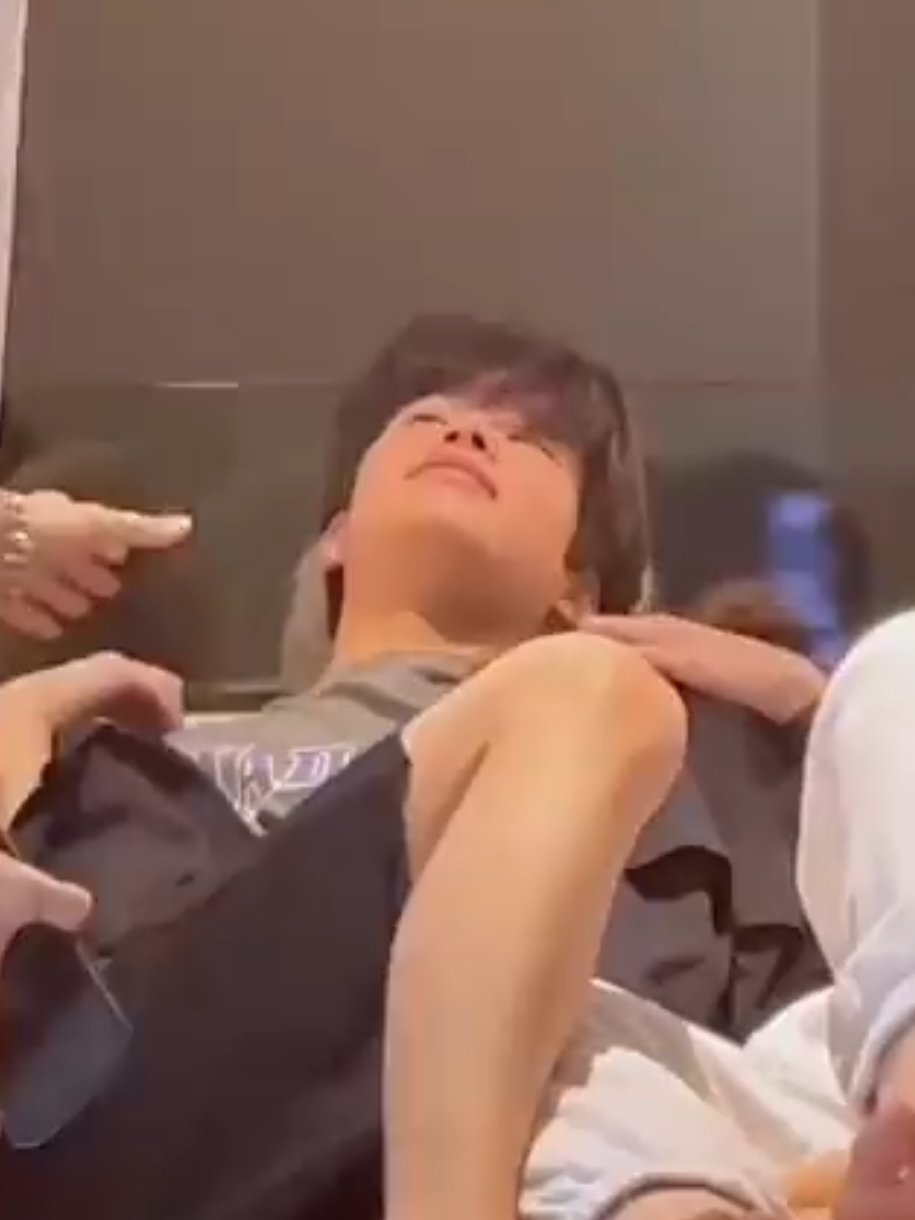 @โ ๐๐๐๐ฃ๐๐๐๐ฉ๐๐๐๐ โ