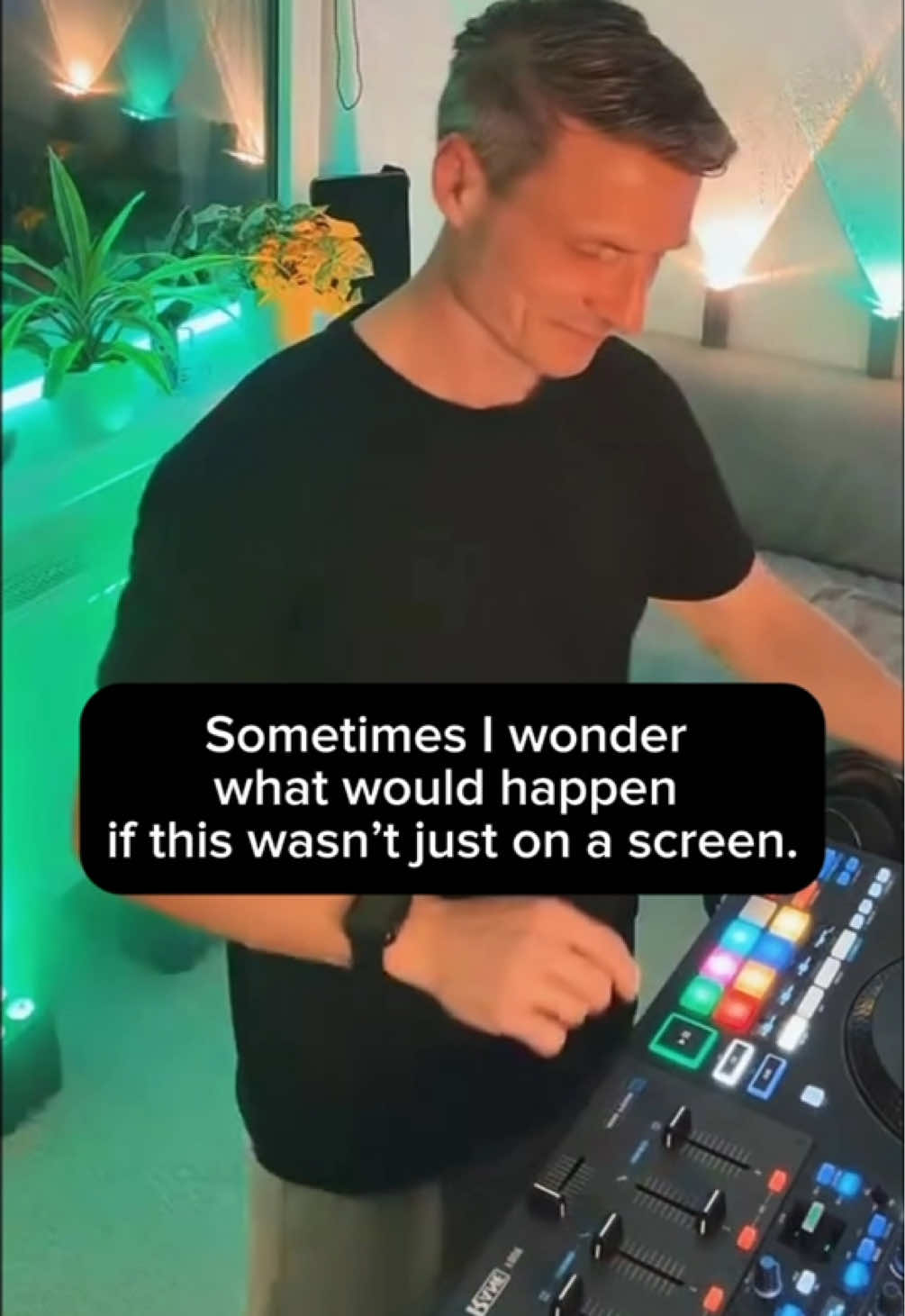 @AVELØ
