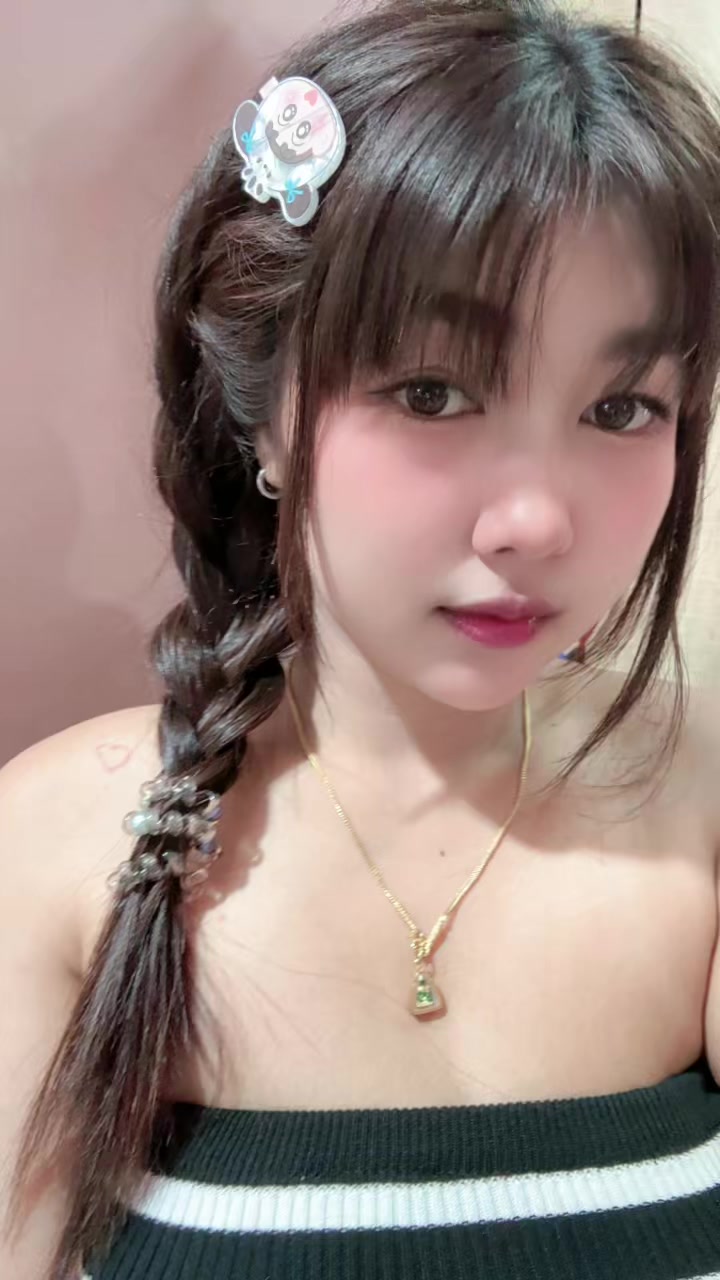 @Chompoo
