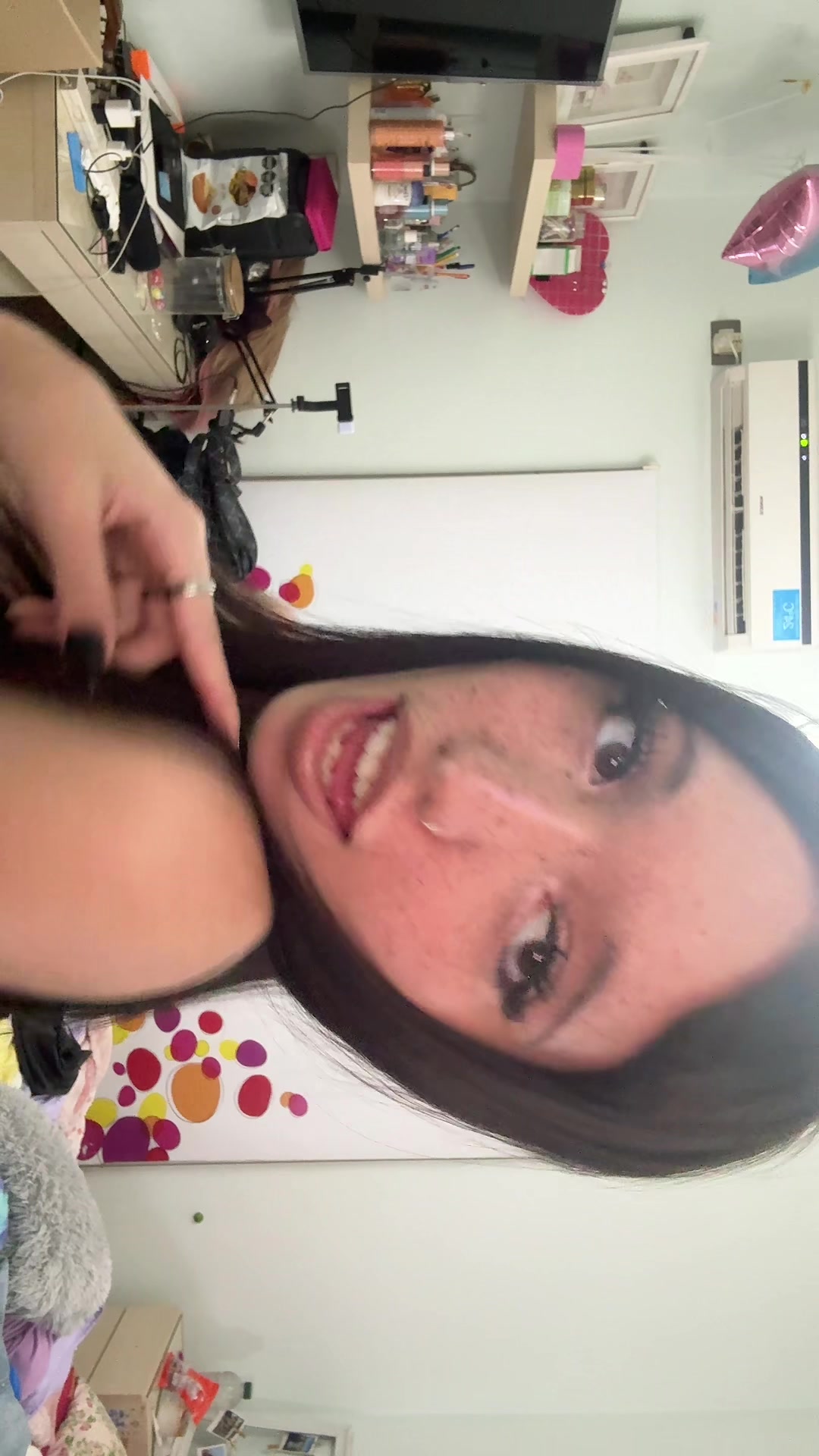 @Poli