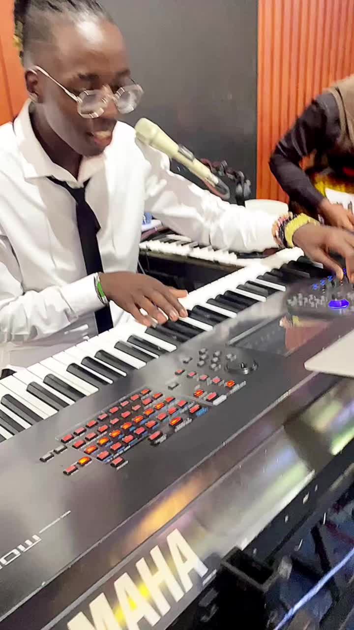 @Boni on the keyz